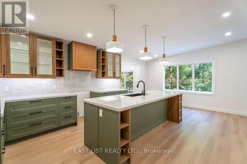 14 Eagle Road, Tiny, ON - Indoor Photo Showing Kitchen With Upgraded Kitchen