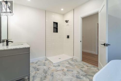 14 Eagle Road, Tiny, ON - Indoor