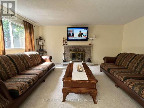102 Burwell Crescent, Markham, ON - Indoor Photo Showing Living Room With Fireplace