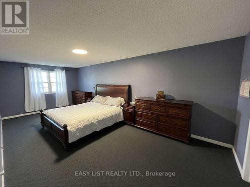 102 Burwell Crescent, Markham, ON - Indoor Photo Showing Bedroom
