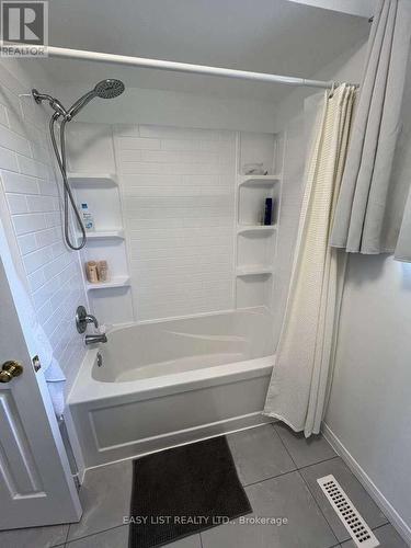 102 Burwell Crescent, Markham, ON - Indoor Photo Showing Bathroom