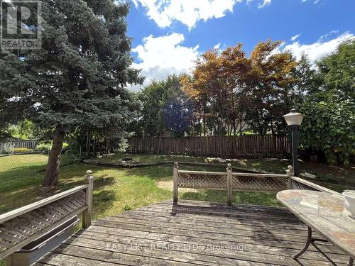 102 Burwell Crescent, Markham, ON - Outdoor