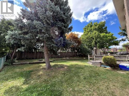 102 Burwell Crescent, Markham, ON - Outdoor