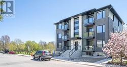 3 - 152 SPRINGHURST AVENUE  Ottawa, ON K1S 0E5