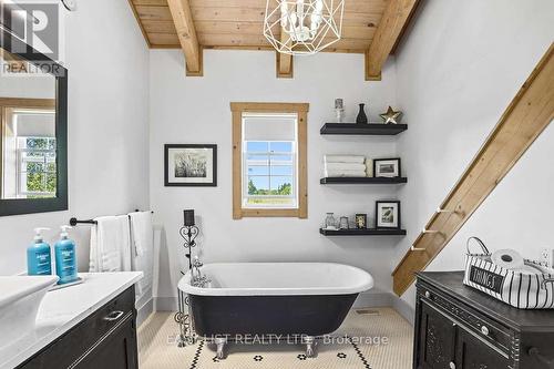 44 Trent River Road S, Kawartha Lakes, ON - Indoor Photo Showing Bathroom