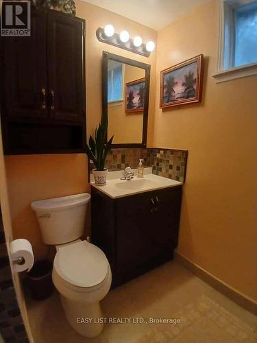 7652 Harris Point Drive, Plympton-Wyoming, ON - Indoor Photo Showing Bathroom
