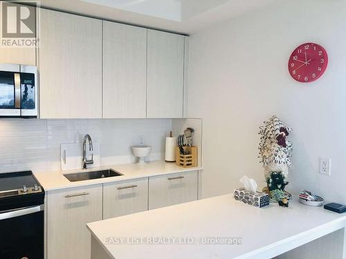 2708 - 286 Main Street, Toronto, ON - Indoor Photo Showing Kitchen