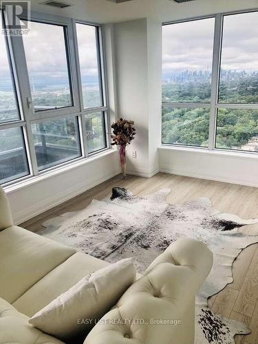 2708 - 286 Main Street, Toronto, ON - Indoor Photo Showing Living Room
