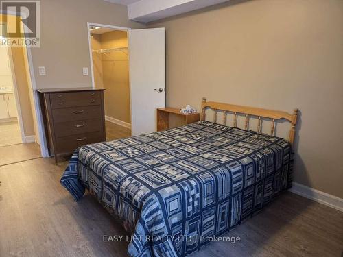 203 - 155 Main Street N, Newmarket, ON - Indoor Photo Showing Bedroom