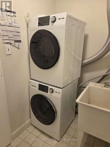 203 - 155 Main Street N, Newmarket, ON - Indoor Photo Showing Laundry Room