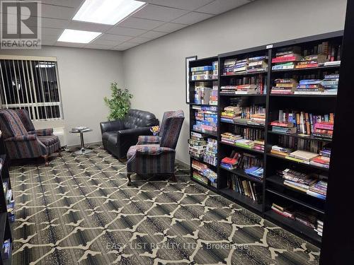 203 - 155 Main Street N, Newmarket, ON - Indoor