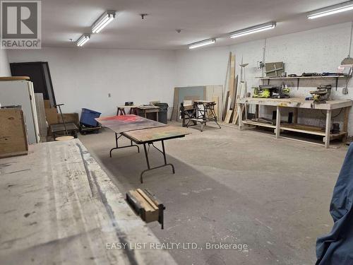 203 - 155 Main Street N, Newmarket, ON - Indoor