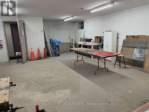 203 - 155 Main Street N, Newmarket, ON - Indoor