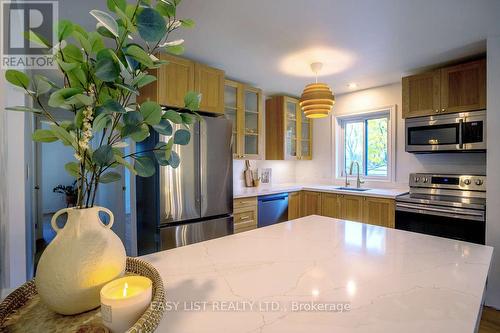 1635 7Th Avenue W, Owen Sound, ON - Indoor Photo Showing Kitchen