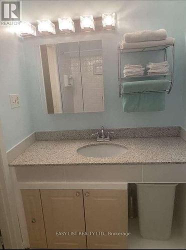 246 Romulus Private, Ottawa, ON - Indoor Photo Showing Bathroom