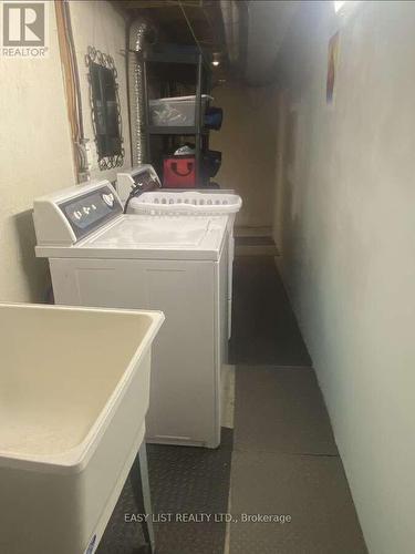 246 Romulus Private, Ottawa, ON - Indoor Photo Showing Laundry Room