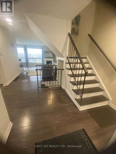 246 Romulus Private, Ottawa, ON - Indoor Photo Showing Other Room