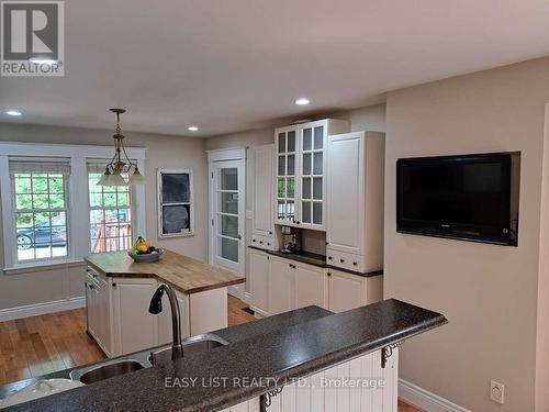 18 Mill Street, Essa, ON - Indoor Photo Showing Kitchen