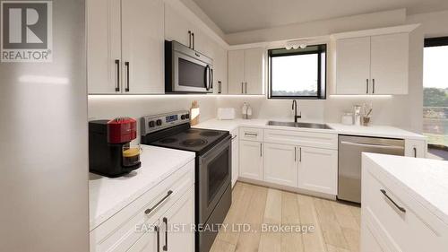 102 - 20 Green Arbour Way, Kawartha Lakes, ON - Indoor Photo Showing Kitchen