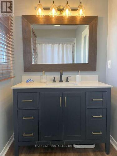 6942 Barrisdale Drive, Mississauga, ON - Indoor Photo Showing Bathroom