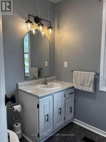 6942 Barrisdale Drive, Mississauga, ON - Indoor Photo Showing Bathroom