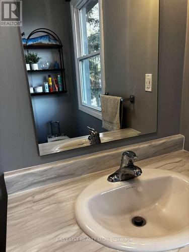 6942 Barrisdale Drive, Mississauga, ON - Indoor Photo Showing Bathroom