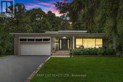 17 DENMARK CRESCENT  Toronto, ON M2R 1J3