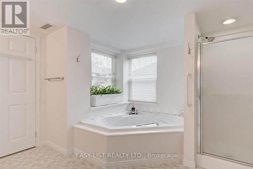 311 - 8 Huron Street, Kawartha Lakes, ON - Indoor Photo Showing Bathroom
