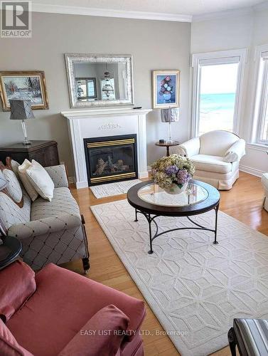 44 Morrison Crescent, Grimsby, ON - Indoor Photo Showing Living Room With Fireplace