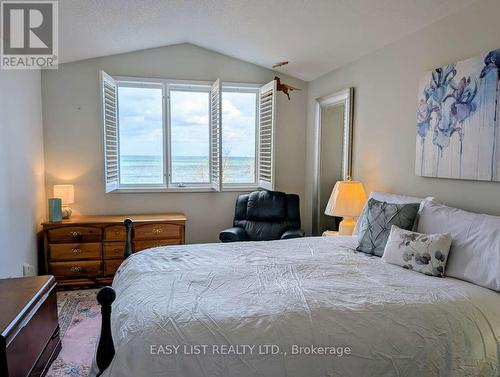 44 Morrison Crescent, Grimsby, ON - Indoor Photo Showing Bedroom