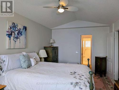 44 Morrison Crescent, Grimsby, ON - Indoor Photo Showing Bedroom