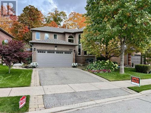 1257 MCCRANEY STREET E  Oakville, ON L6H 3A3