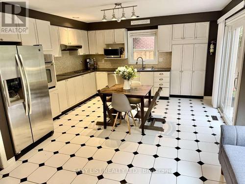 1257 Mccraney Street E, Oakville, ON - Indoor