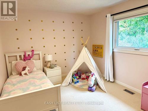 1257 Mccraney Street E, Oakville, ON - Indoor Photo Showing Bedroom