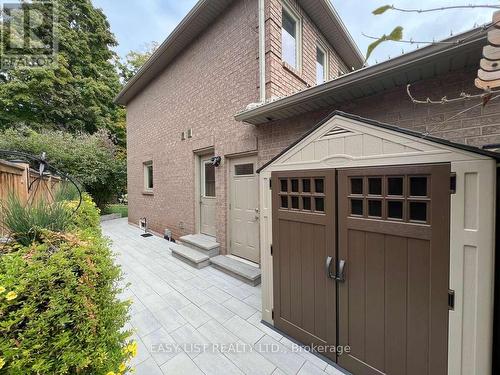 1257 Mccraney Street E, Oakville, ON - Outdoor