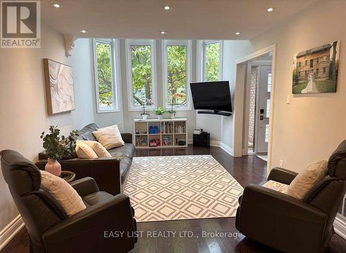 1257 Mccraney Street E, Oakville, ON - Indoor Photo Showing Living Room