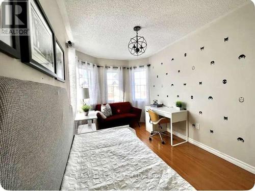 74 - 95 Weldrick Road E, Richmond Hill, ON - Indoor