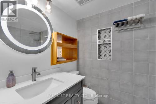 810 - 20 Harding Boulevard W, Richmond Hill, ON - Indoor Photo Showing Bathroom