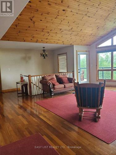 477 Hwy 586, Thunder Bay, ON - Indoor