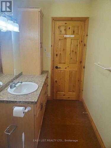 477 Hwy 586, Thunder Bay, ON - Indoor Photo Showing Bathroom