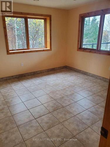 477 Hwy 586, Thunder Bay, ON - Indoor Photo Showing Other Room