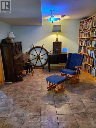 477 Hwy 586, Thunder Bay, ON - Indoor Photo Showing Other Room