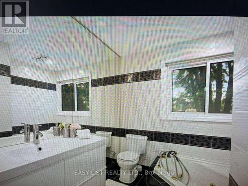 5 Stonedene Boulevard, Toronto, ON - Indoor Photo Showing Bathroom