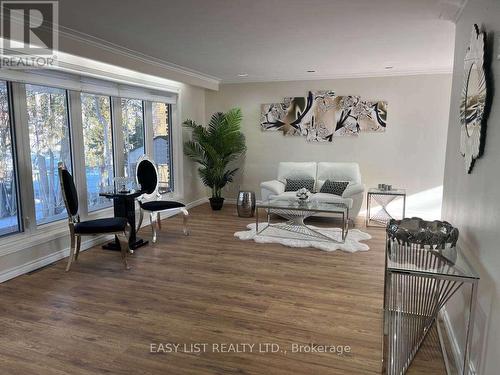 5 Stonedene Boulevard, Toronto, ON - Indoor