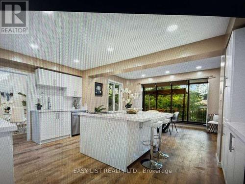 5 Stonedene Boulevard, Toronto, ON - Indoor Photo Showing Kitchen