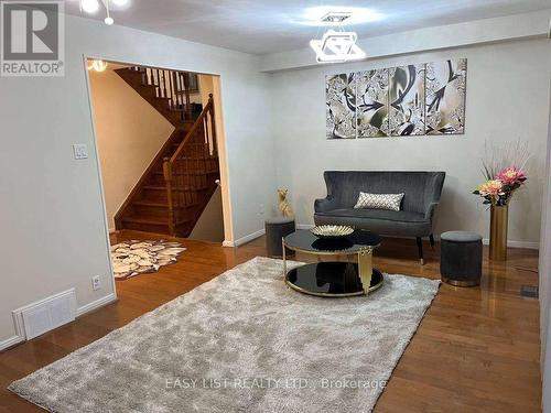 5 Stonedene Boulevard, Toronto, ON - Indoor Photo Showing Living Room