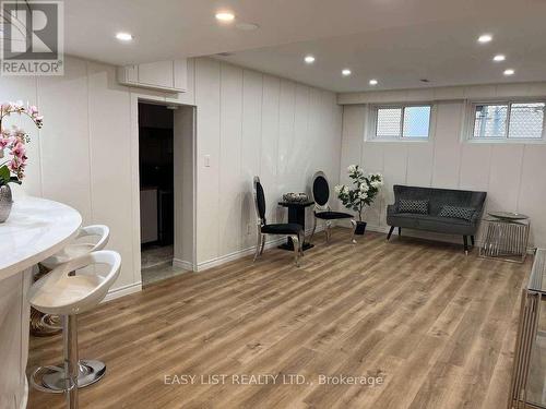 5 Stonedene Boulevard, Toronto, ON - Indoor