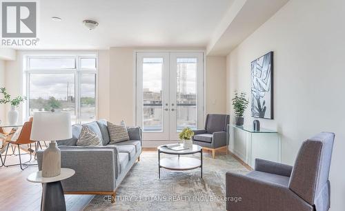 48 Dandara Gate, Vaughan, ON - Indoor Photo Showing Living Room
