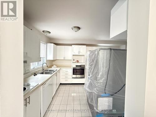 712 Mathieu Way, Ottawa, ON - Indoor Photo Showing Kitchen With Double Sink