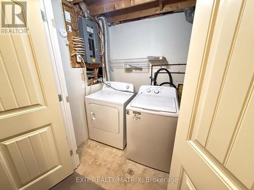 712 Mathieu Way, Ottawa, ON - Indoor Photo Showing Laundry Room